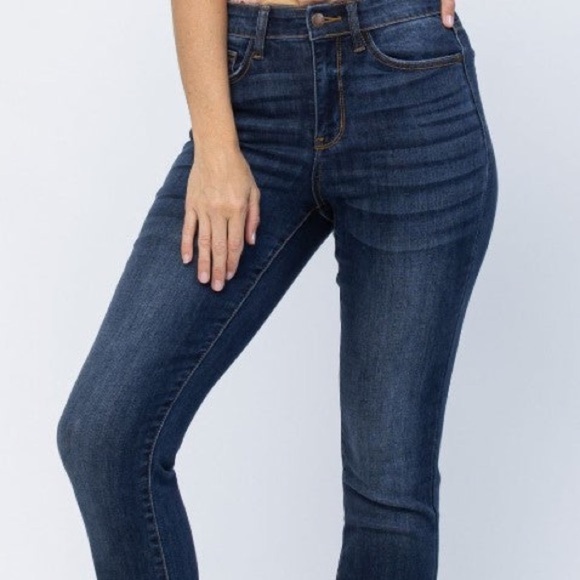 Judy Blue Dark Wash relaxed fit high rise Jeans - Picture 1 of 8